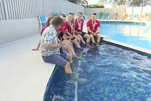 Журналист «Би-би-си» упал в бассейн в прямом эфире