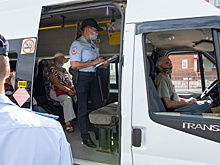 Автобусы Тольятти и Сызрани проверили на соблюдение масочного режима