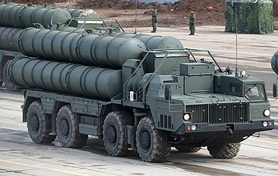 Эксперты: страны Персидского залива в перспективе могут приобрести российские ЗРС С-400