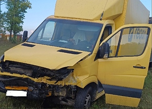 В Самарской области на трассе погиб водитель Geely MK