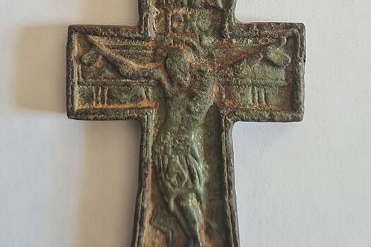 В Ленобласти в поле нашли 500-летний крест