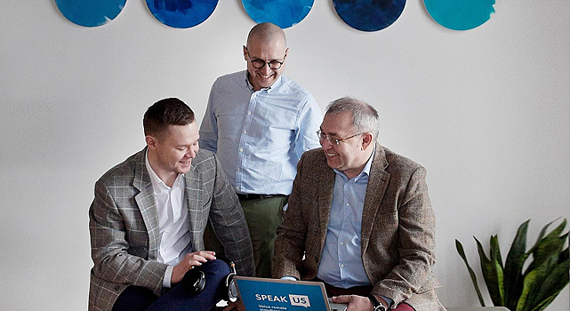 Из топ-менеджеров – в стартаперы: как построить бизнес на переводах для конференций