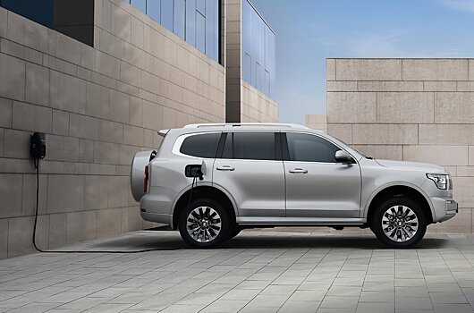 В России начались продажи 394-сильного гибрида Tank 500