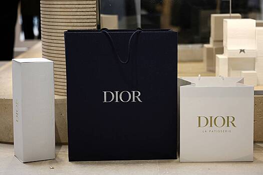 Россиянка привезла из Турции на свадьбу дочери тапки Dior и нарвалась на суд
