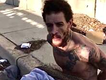 Полицейский находится под следствием за то, что снял видео с Делонте Уэстом в наручниках