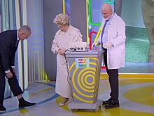 Малышева похвалила оголившего часть тела в студии «Жить здорово!» мужчину