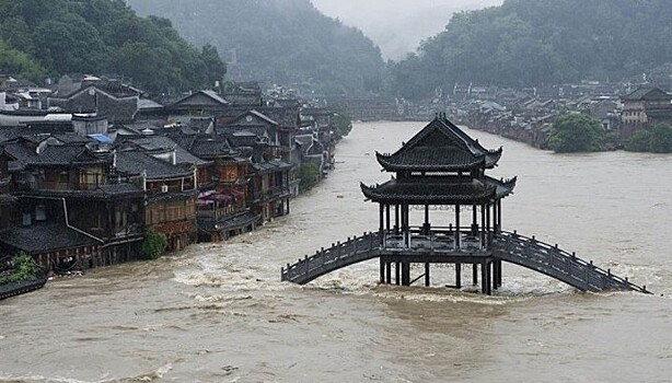 Дожди в Китае затопили криптофермы