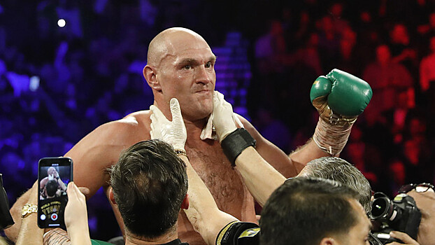 Боксёру Джошуа придётся отказаться от чемпионского пояса WBO ради боя с Фьюри