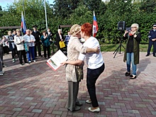 Жители Конькова получили благодарности от управы за многолетнее участие в благоустройстве дворовых территорий района