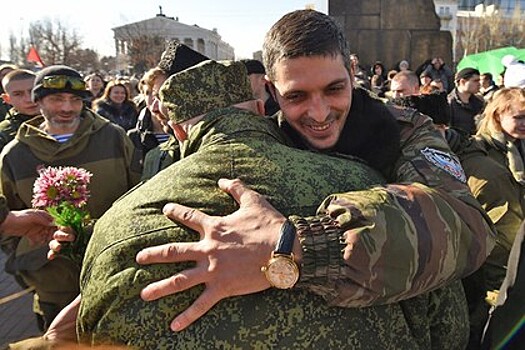 Гиви прокомментировал информацию о намерении покинуть Донбасс