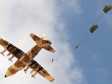 Египетские десантники впервые прыгнули с парашютом Д-10