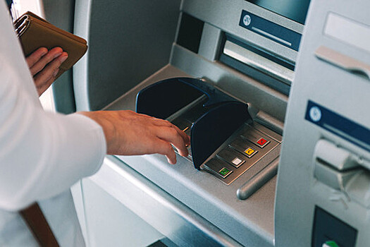 Работающих без карт банкоматов станет больше в РФ