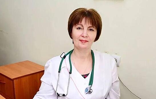 Врач из Приморья на борту самолета спасла жизнь туристке из КНДР