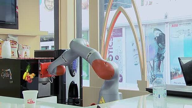 В ОАЭ открылось первое в мире полностью роботизированное кафе