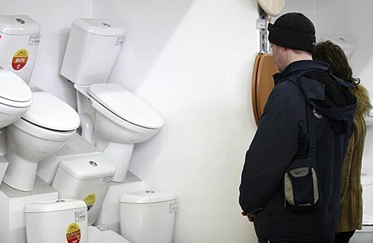 Бюджетные унитазы стали «золотыми»