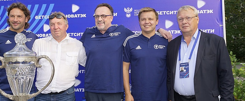 Спортивный комментатор Виктор Гусев посетил футбольный матч в Ижевске
