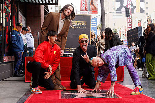 Red Hot Chili Peppers выпустили новый альбом "Unlimited Love"