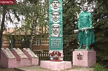 Изумрудный солдат на розовом постаменте: под Новгородом судят чиновника, приказавшего покрасить памятник