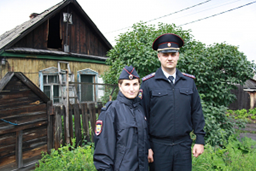 В Кемеровской области - Кузбассе супруги-полицейские спасли на пожаре двух женщин
