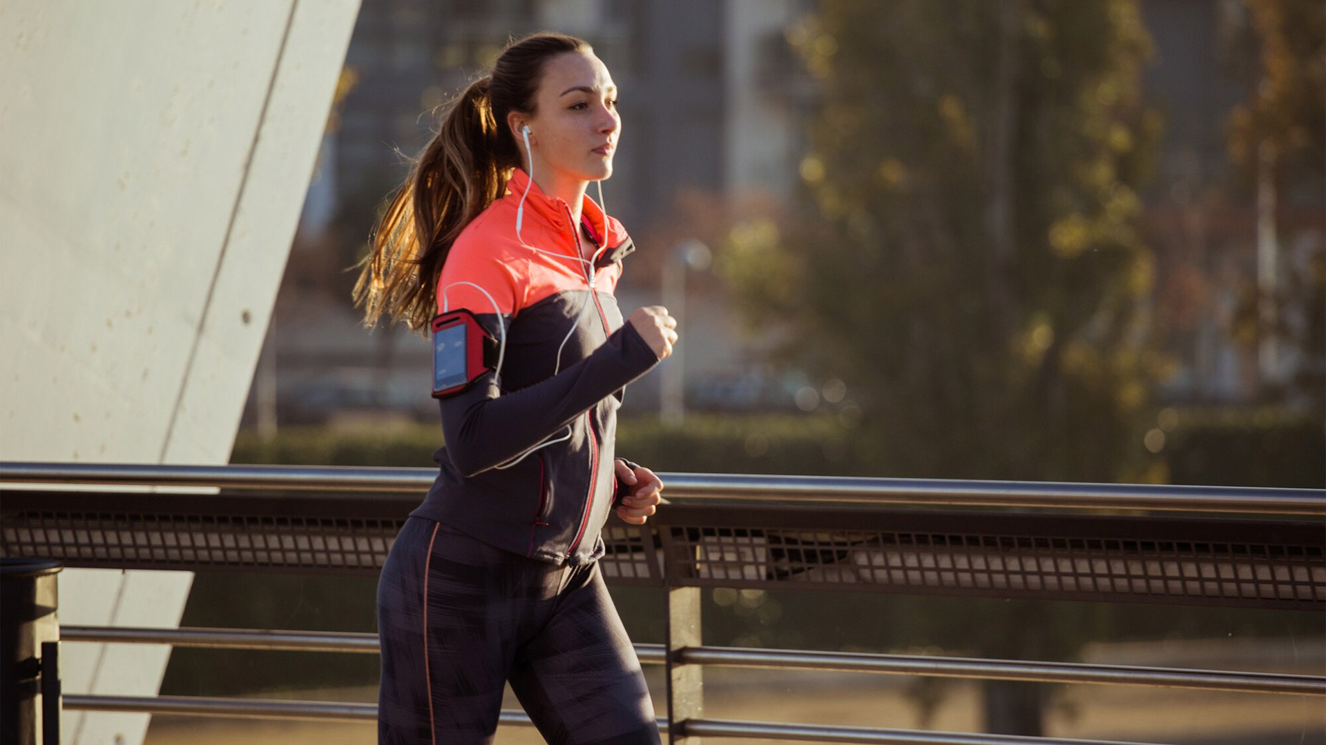 Врач дал советы, как правильно бегать весной и летом