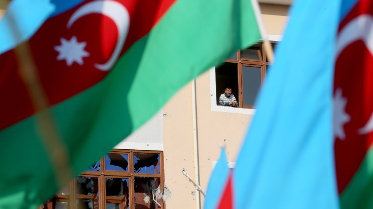 На открытии чемпионата Европы в Ереване попытались сжечь флаг Азербайджана