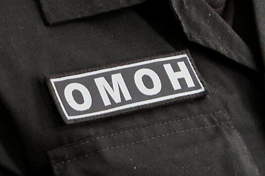 Во Владивостоке в здание гостиницы ворвался ОМОН