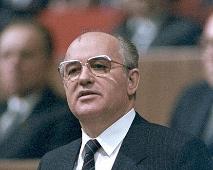 Зачем Горбачёв стал Президентом СССР