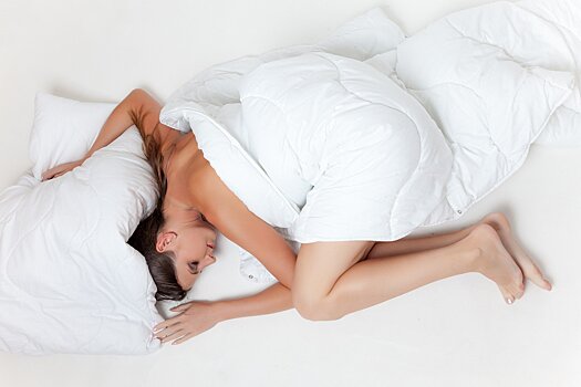 Мешающие здоровому сну продукты назвали эксперты