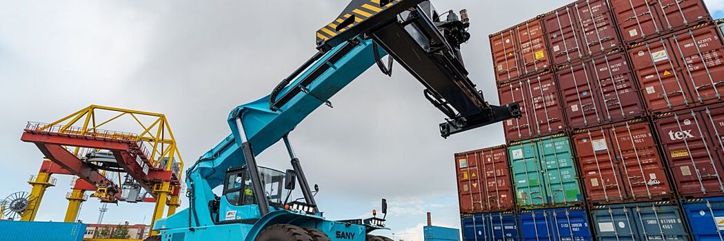 Глобал Портс тестирует первый электрический ричстакер в своём парке