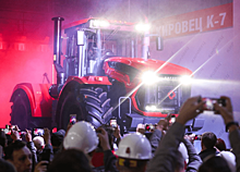 Петербургский тракторный завод представил трактор нового поколения