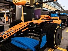 Болид Формулы-1 McLaren MCL35 построен в натуральную величину из 288 315 кубиков Lego
