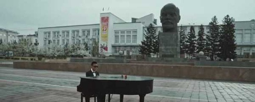 На главной площади Улан-Удэ сняли клип на песню «Журавли»
