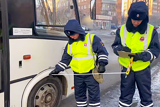 В Красноярске маршрутный автобус сбил детей-пешеходов