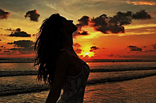 Как тростинка: 36-летняя Жизель Бюндхен показала фигуру в бикини на диком пляже