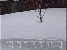 Сугробы заблокировали нижегородцам выход из подъезда