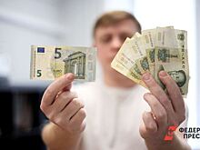 «Райффайзенбанк» обслуживает половину международных российских платежей