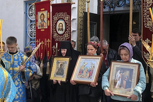 В Кыргызстан привезли уникальные православные реликвии