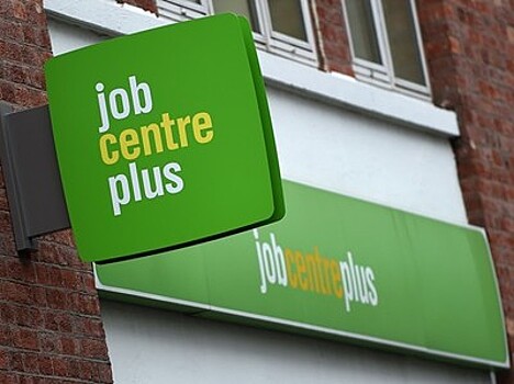 Безработица в Великобритании достигла минимума за 42 года