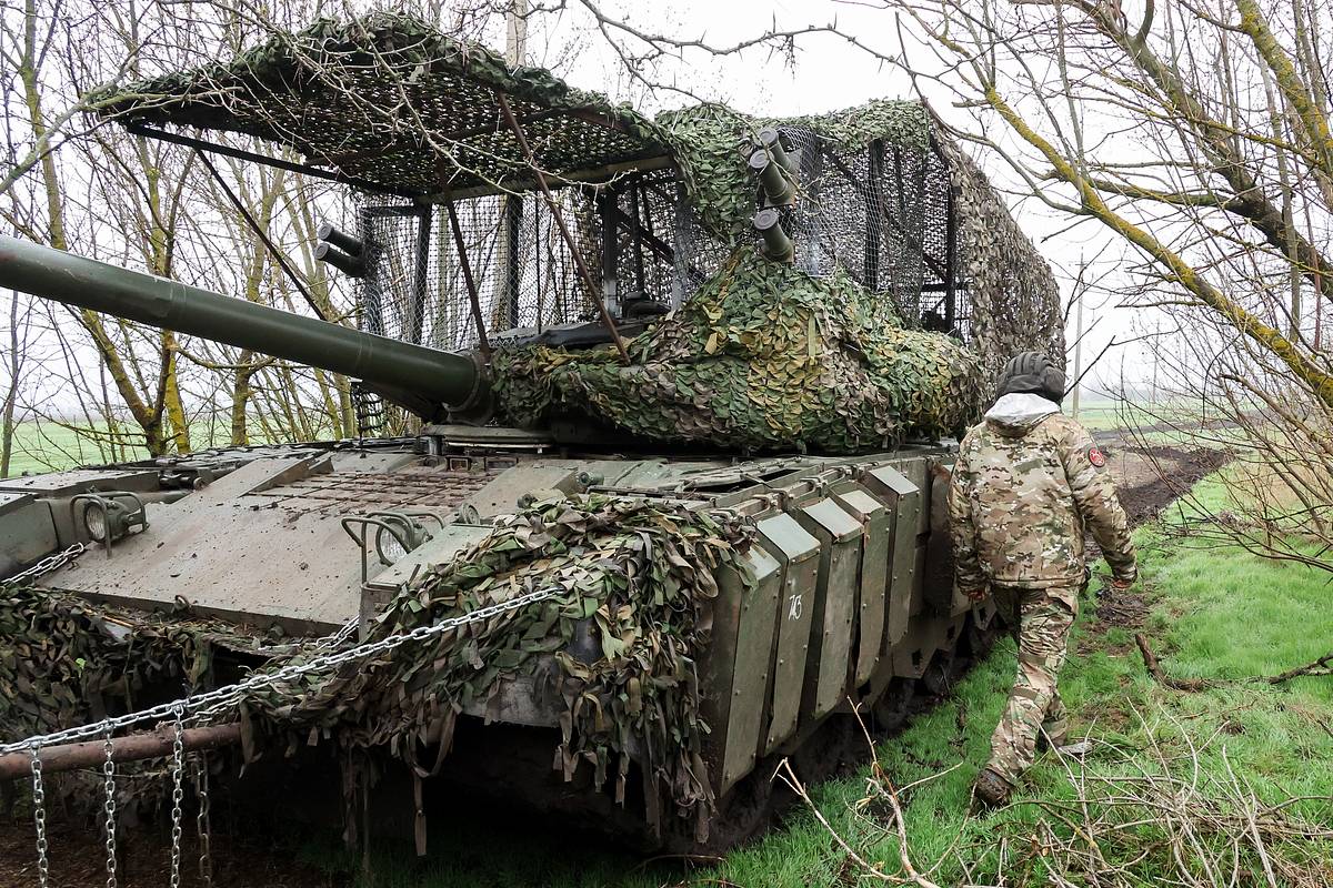 Российский танкист вызвал огонь ВСУ на себя ради отца