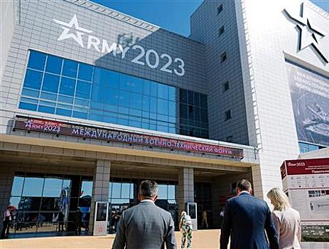 Новикомбанк на "Армии-2023" заключил соглашения на 300 млрд рублей