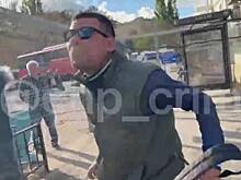 Водитель автобуса оплевал россиянок и попал на видео