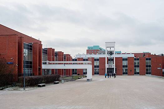 Эвакуацию объявили в московском вузе после атак БПЛА