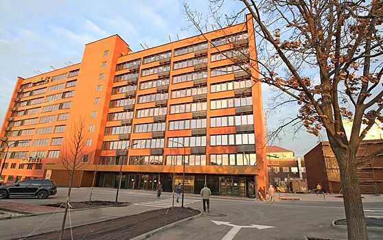 Центральный офис «Музенидис Трэвел» не опечатан, но закрыт