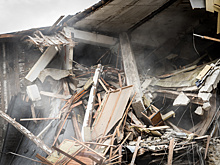 Шестиэтажный дом обрушился в Стамбуле, под завалами может находиться семья из шести человек