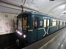 Москвич упал на пути в метро и поплатился