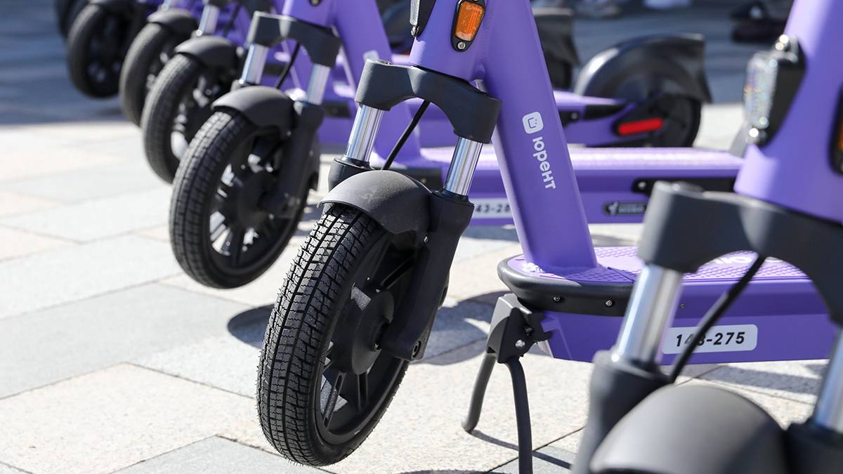 В РФ предложили полностью ограничить движение СИМ вблизи школ и поликлиник