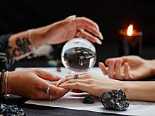 Бизнесменам предсказали крах из-за веры в магию и гадания