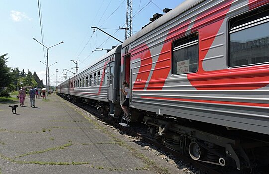Пригородный поезд свяжет в летний сезон Адлер и Гагру
