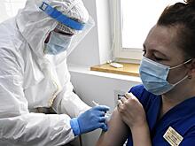 Около 32 тыс. добровольцев получили обе дозы вакцины "Спутник V"