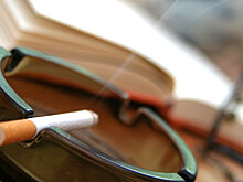 В России подростки стали меньше курить и пить, сообщил эксперт